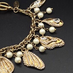 Ann Taylor Gold Tone Faux Pearl‎ Rhinestone Wings Charm Toggle Bracelet